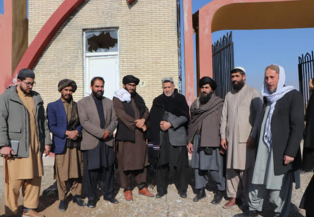 د لوړو زده کړو وزارت د تهیه او تدارکاتو رٸيس قاضي عبدالنصیر ملازوی په مشرۍ پلاوي په زابل ولایت کې له پراختیايې او رغنيزو کارونو ليدنه وکړه!