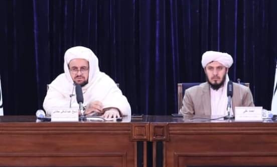 مولوی عبدالباقی حقانی سرپرست وزیر تحصیلات عالی طی یک کنفرانس مطبوعاتی در رابطه به آغاز دروس پوهنتون های دولتی و سایر دستاورد های وزارت تحصیلات عالی به خبرنگاران معلومات داده به سوالات آنان پاسخ گفت
